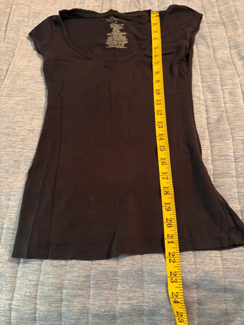 Miley Cyrus & Max Azria Black Slim Scoop Neck Tank - Picture 4 of 5